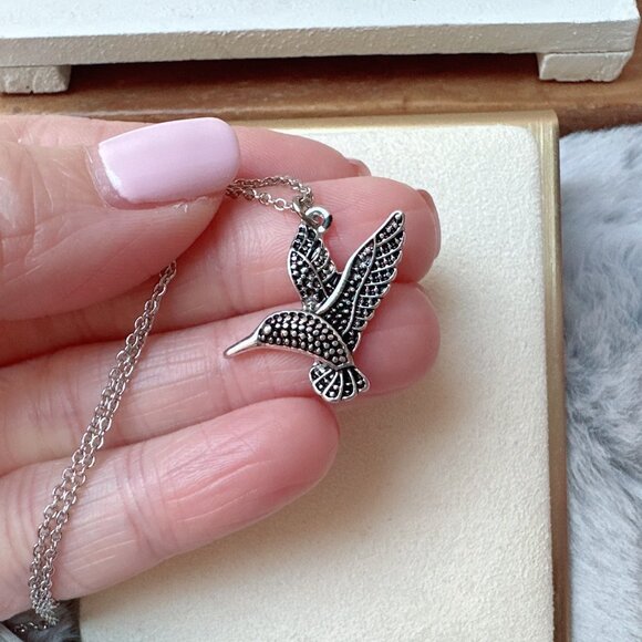 Antique Silver Hummingbird Bird Charm Pendant Necklace - Picture 1 of 4